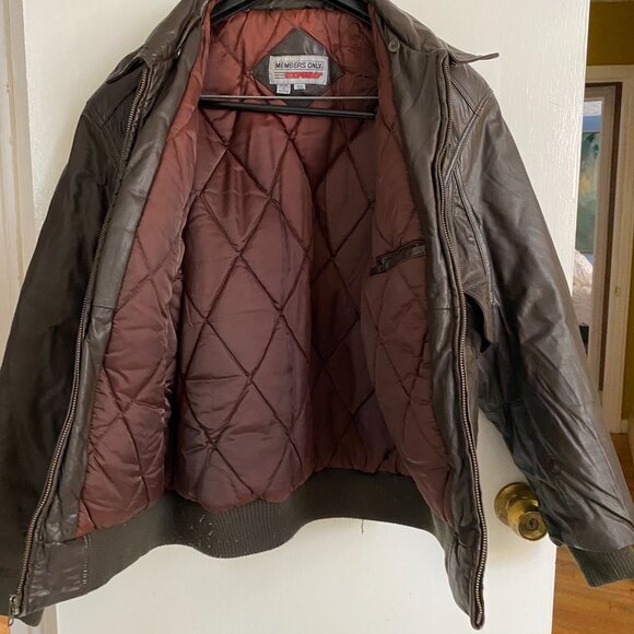 Vintage MEMBER'S ONLY Express Men's Zip Up Brown Leather Bomber Jacket - Size 40 - Picture 3 of 6